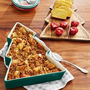 🎄 New Pioneer Woman Tree 12 Inch Ceramic Baking Dish with Wood Serving Lid